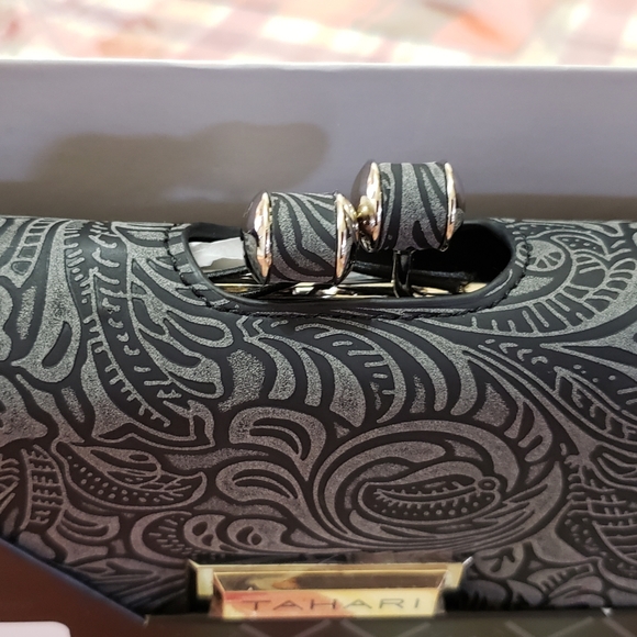 NWT Beautiful TAHARI Wallet; Gray/Black Colors; Lots of Pockets inside; $50. - Picture 3 of 9